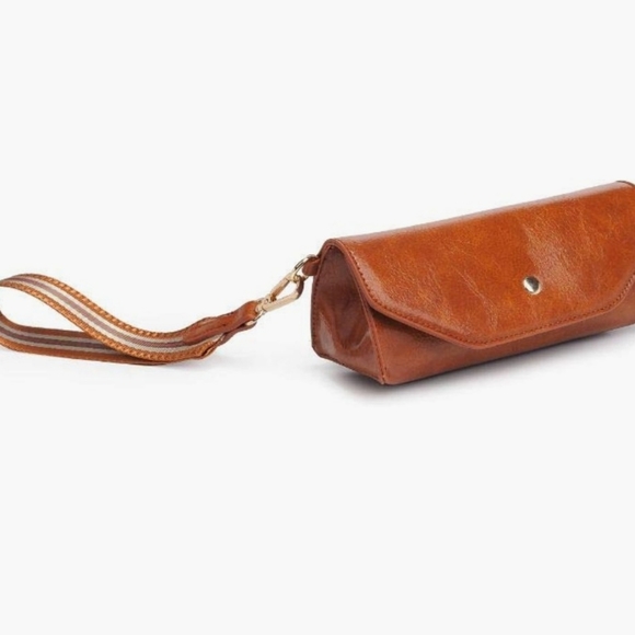 Moda Luxe Wristlet Bag - Picture 3 of 8